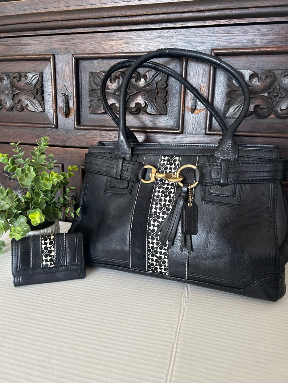 Coach Black Leather Shoulder Bag with Signature Stripe and Matching Wallet - Picture 1 of 17